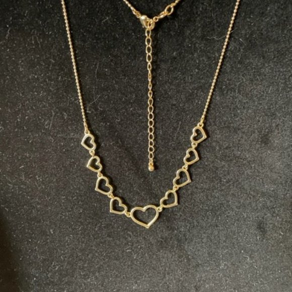 Avon Open Hearts Necklace in a Gold Tone 17" with a removable 3" extender - Picture 8 of 8